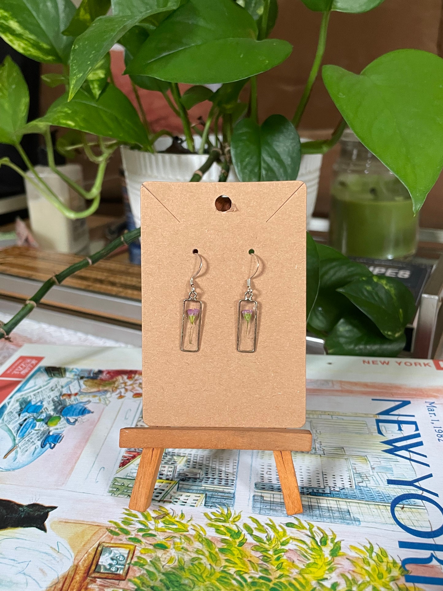 Small resin pendants with pink flowers