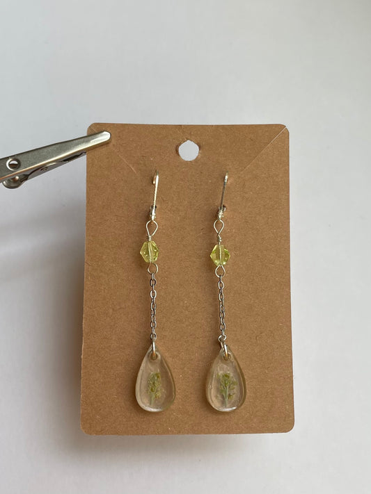 Green/silver chain with resin pendant