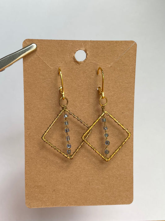 Wire wrapped geometrics
