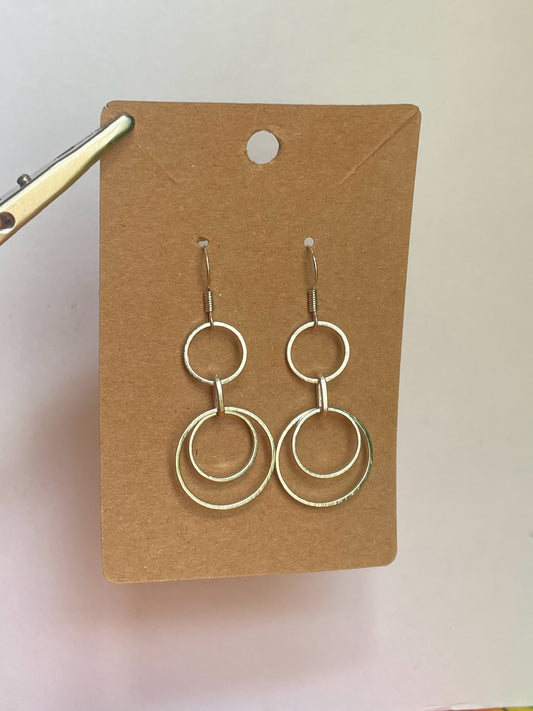 Circle/silver statement