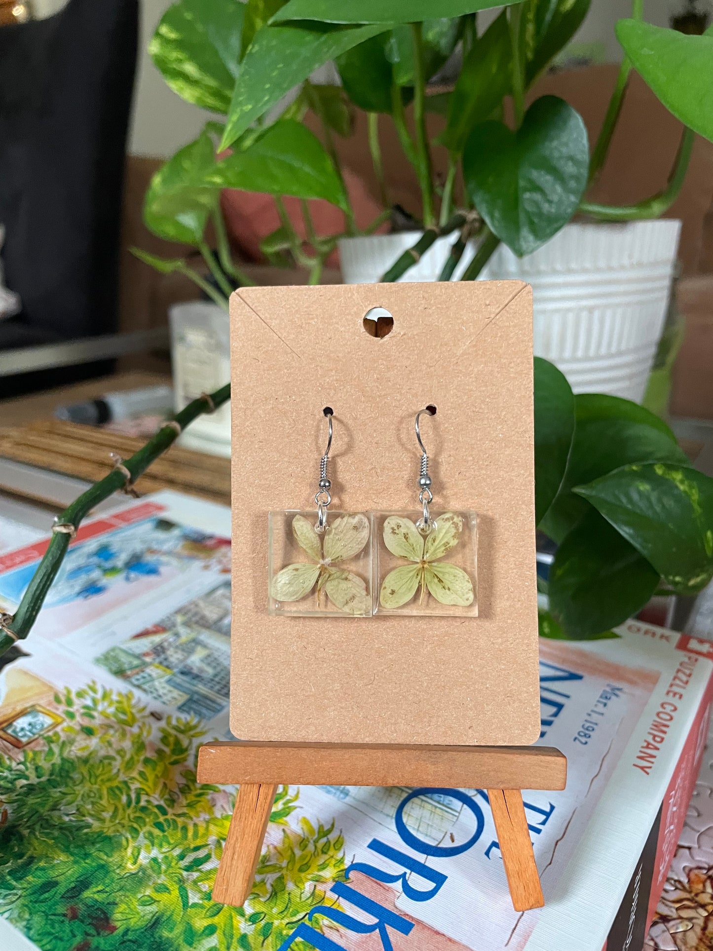 Hydrangea resin pendants
